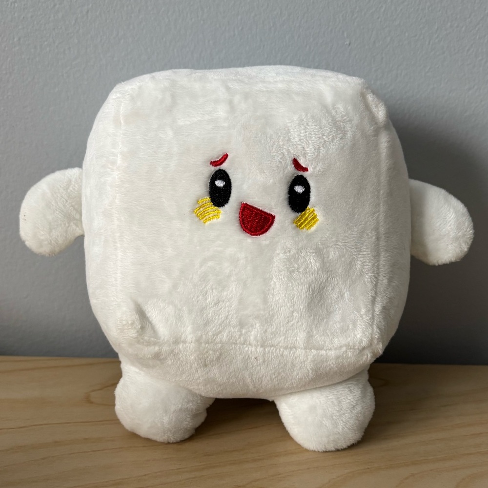 Lanky Box White Plush with 2 Removable Hats - Picture 7 of 10